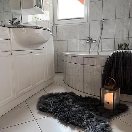 Chateau דירה סאס פה